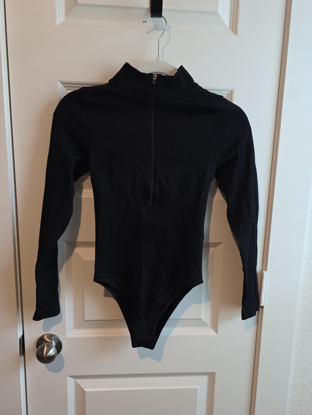 NWOT OQQ Black Long-Sleeve Zip-Front One-Piece Bodysuit Small G140